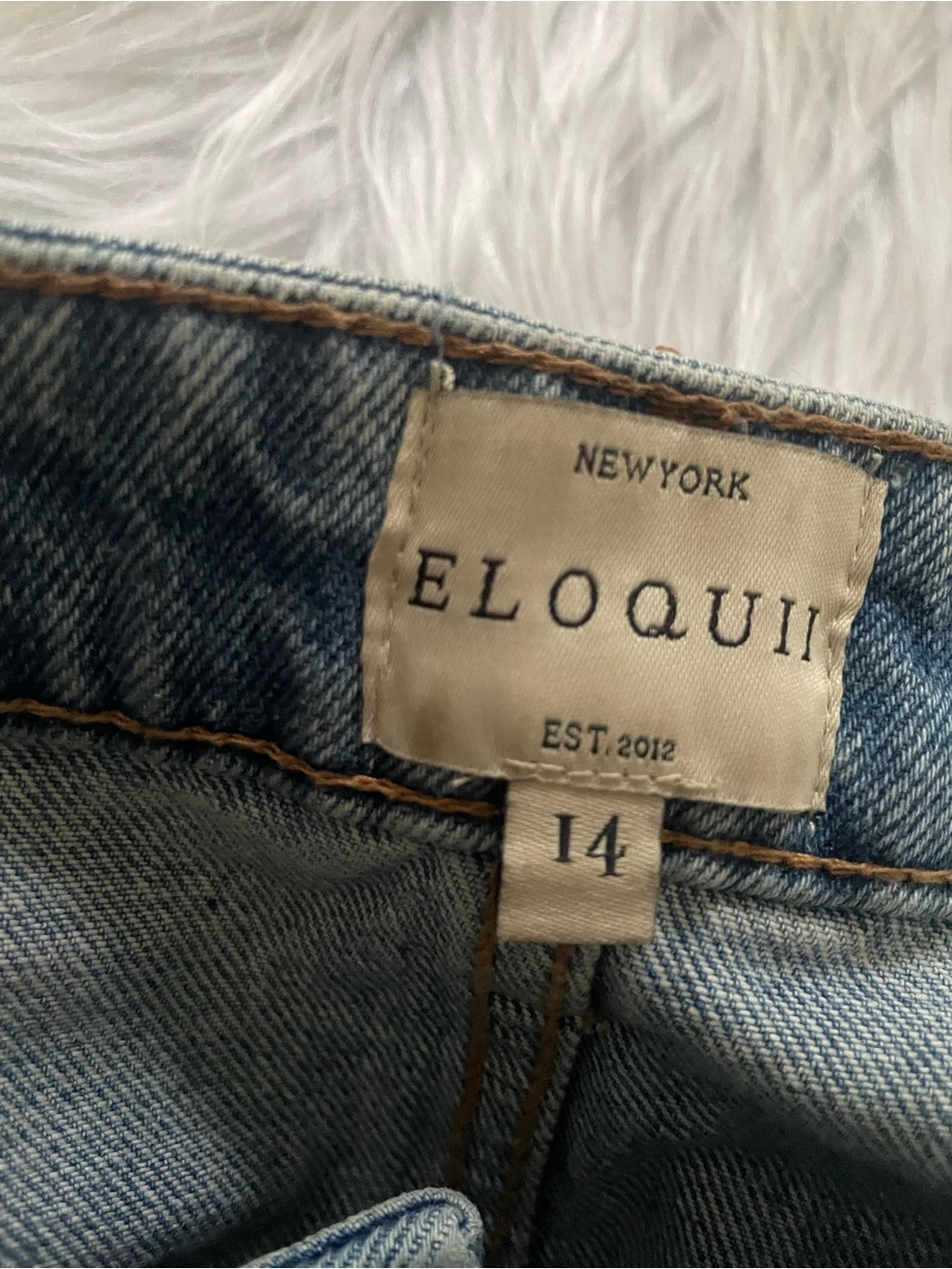 Eloquii Wide-Leg Cuffed Jeans in Medium Blue Denim - Picture 3 of 3